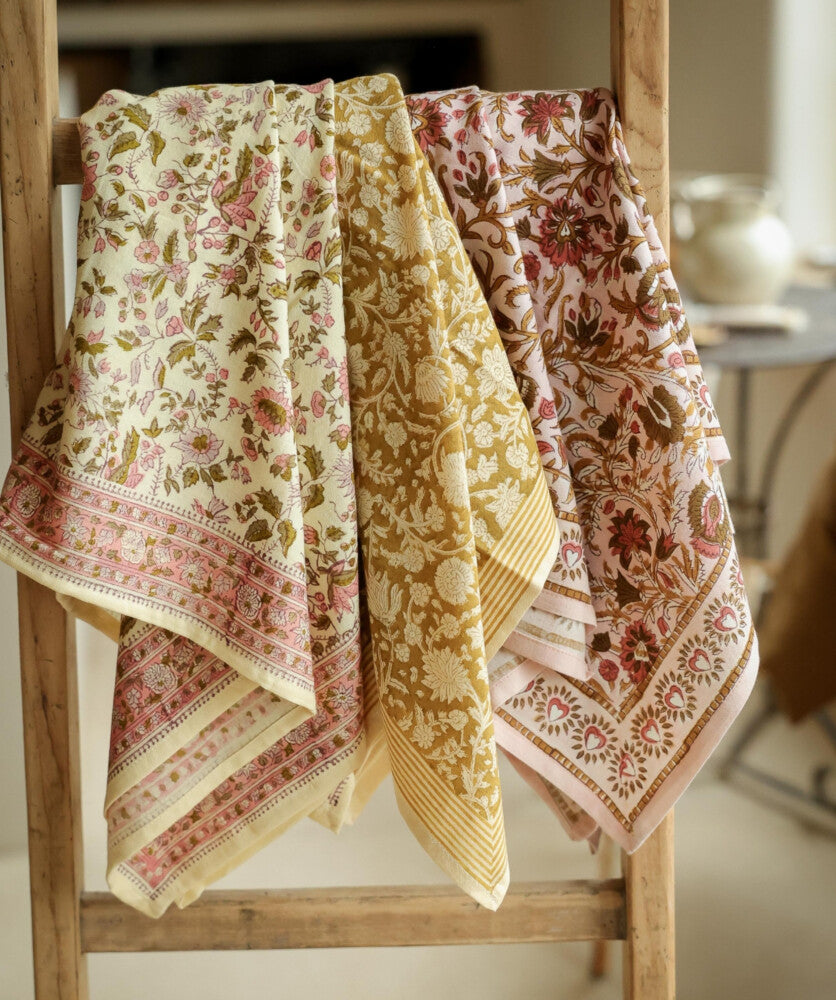Foulard jaune pale