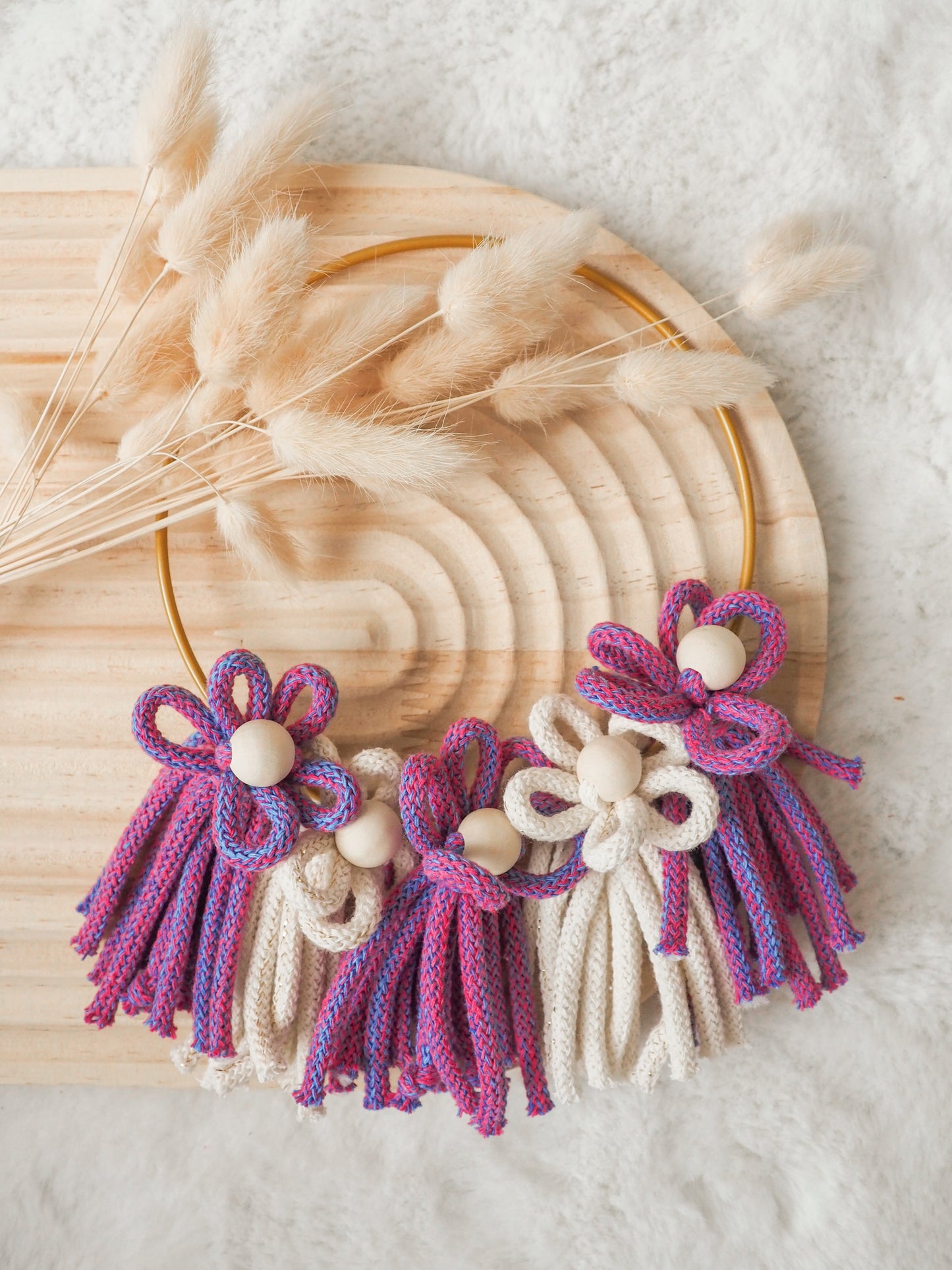 Couronne de fleurs rose-violet