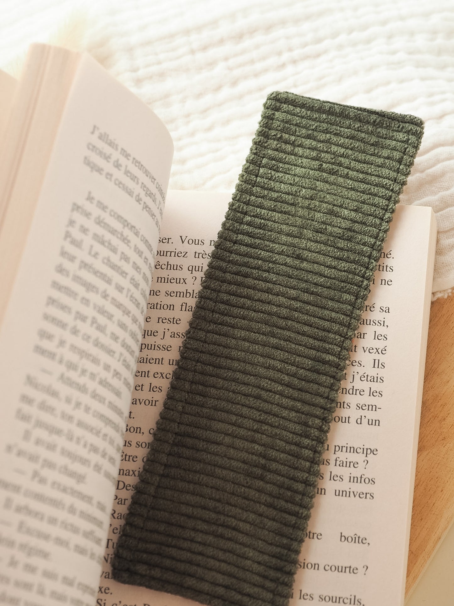 Marque page tissus • Fleurs/Velours kaki