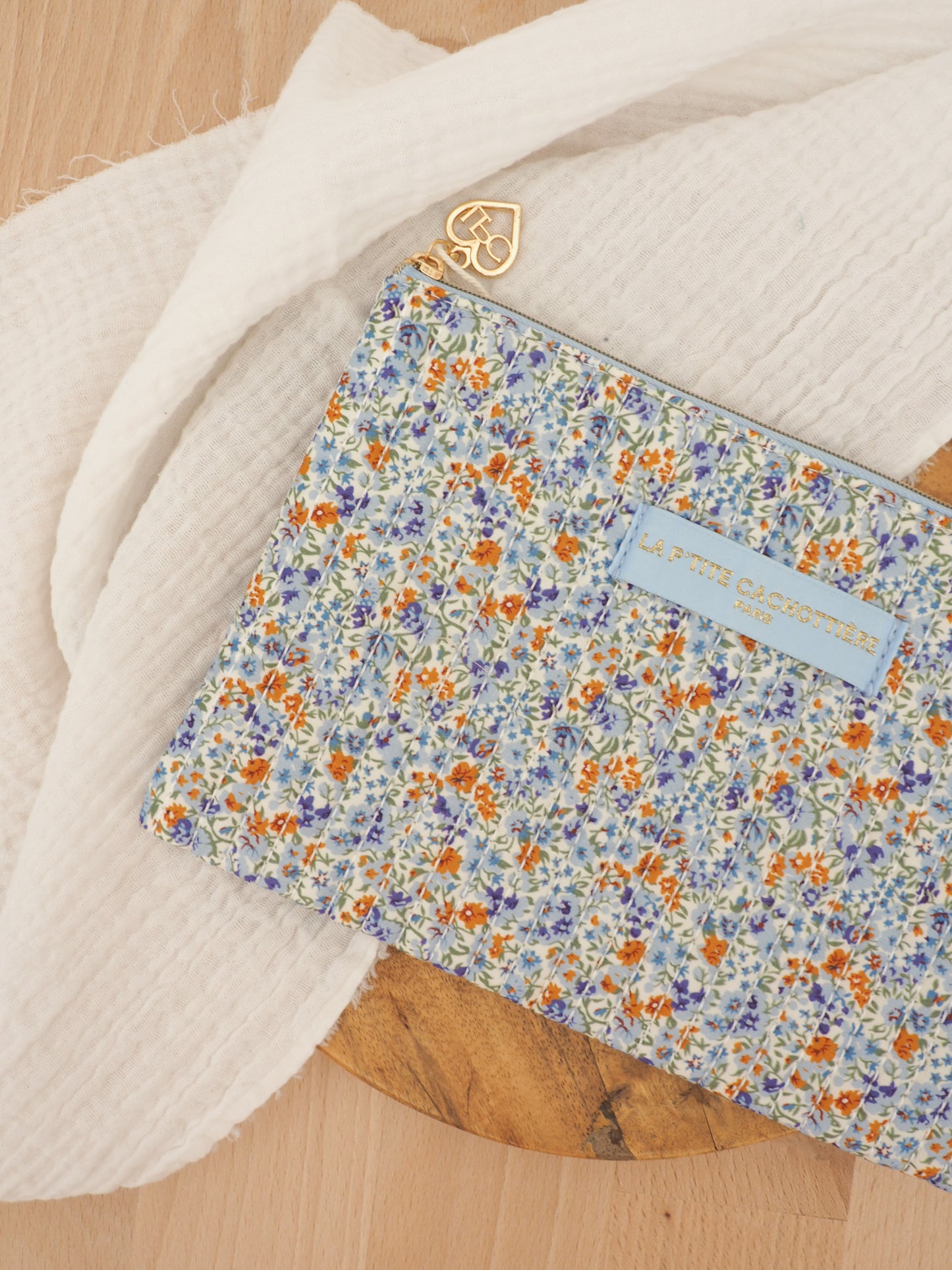 Pochette plate bleue et camel