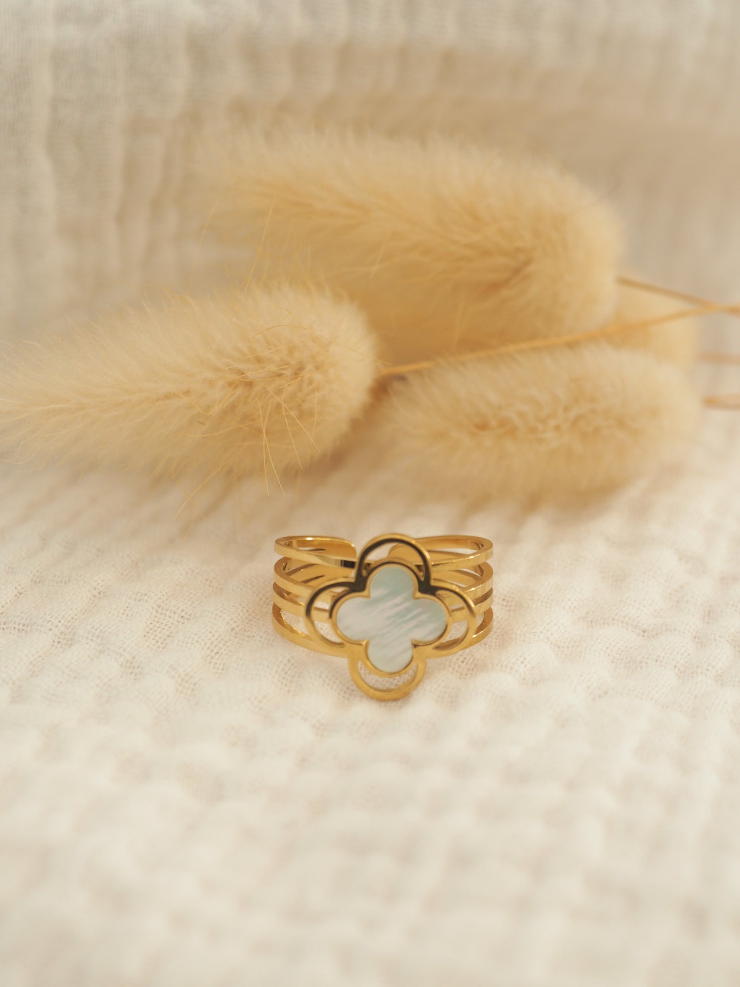 Bague trefle nacre