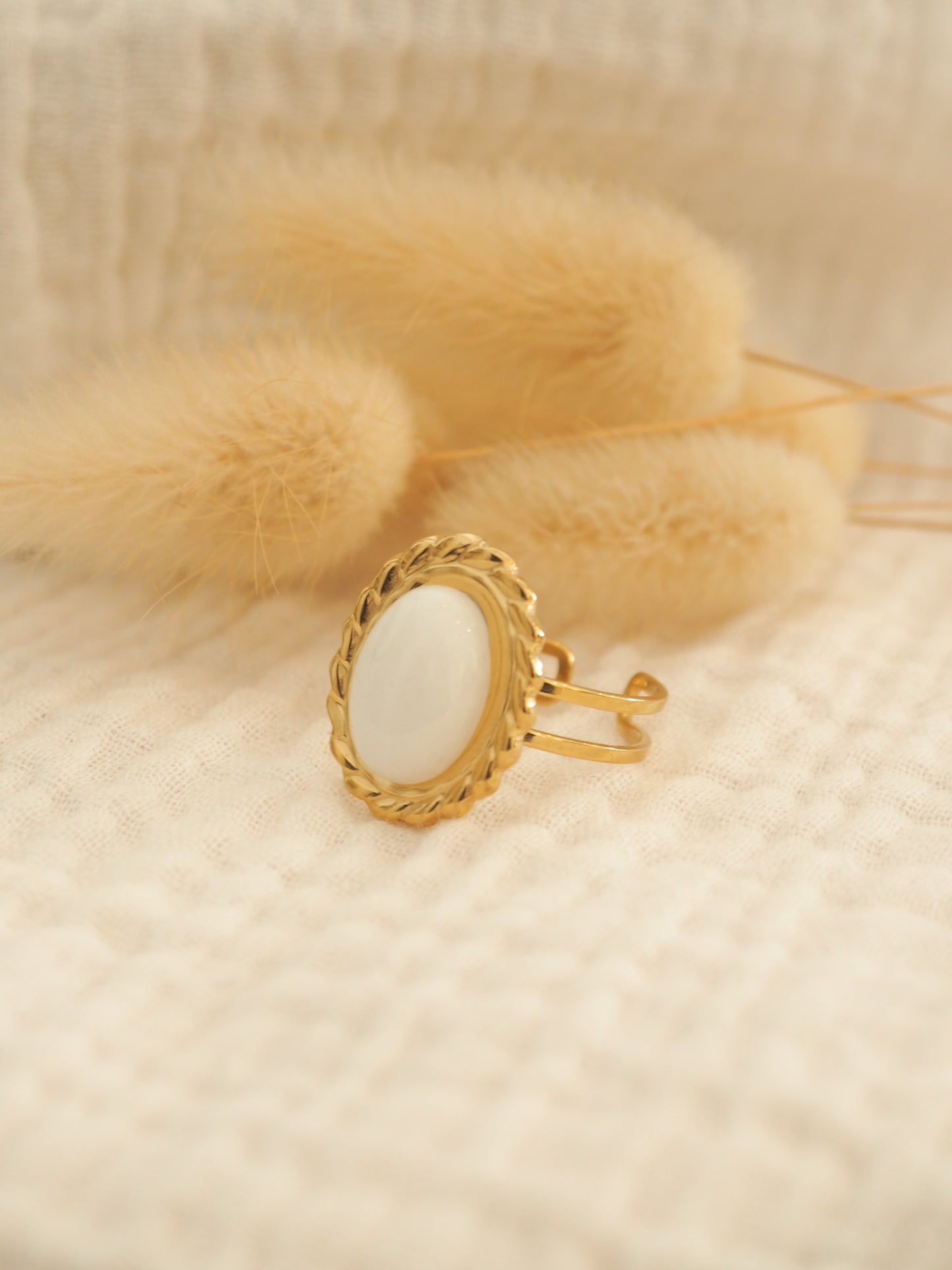 Bague pierre blanche ovale