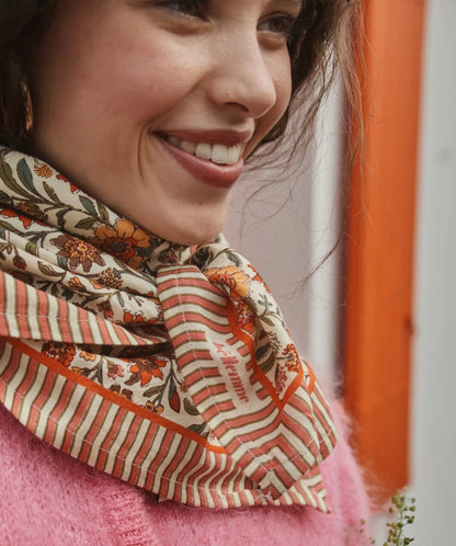 Foulard fleurs oranges