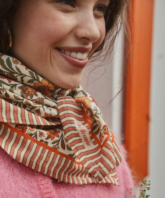 Foulard fleurs oranges