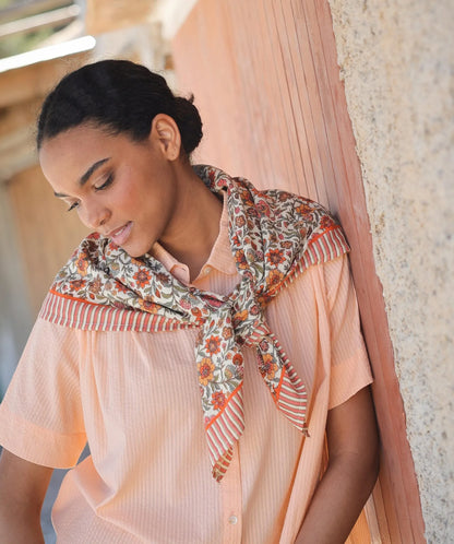 Foulard fleurs oranges