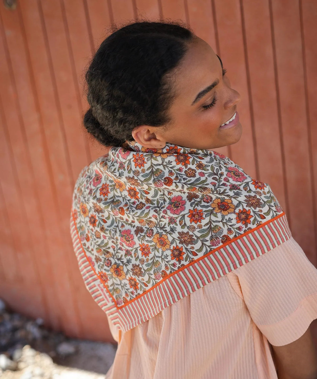 Foulard fleurs oranges