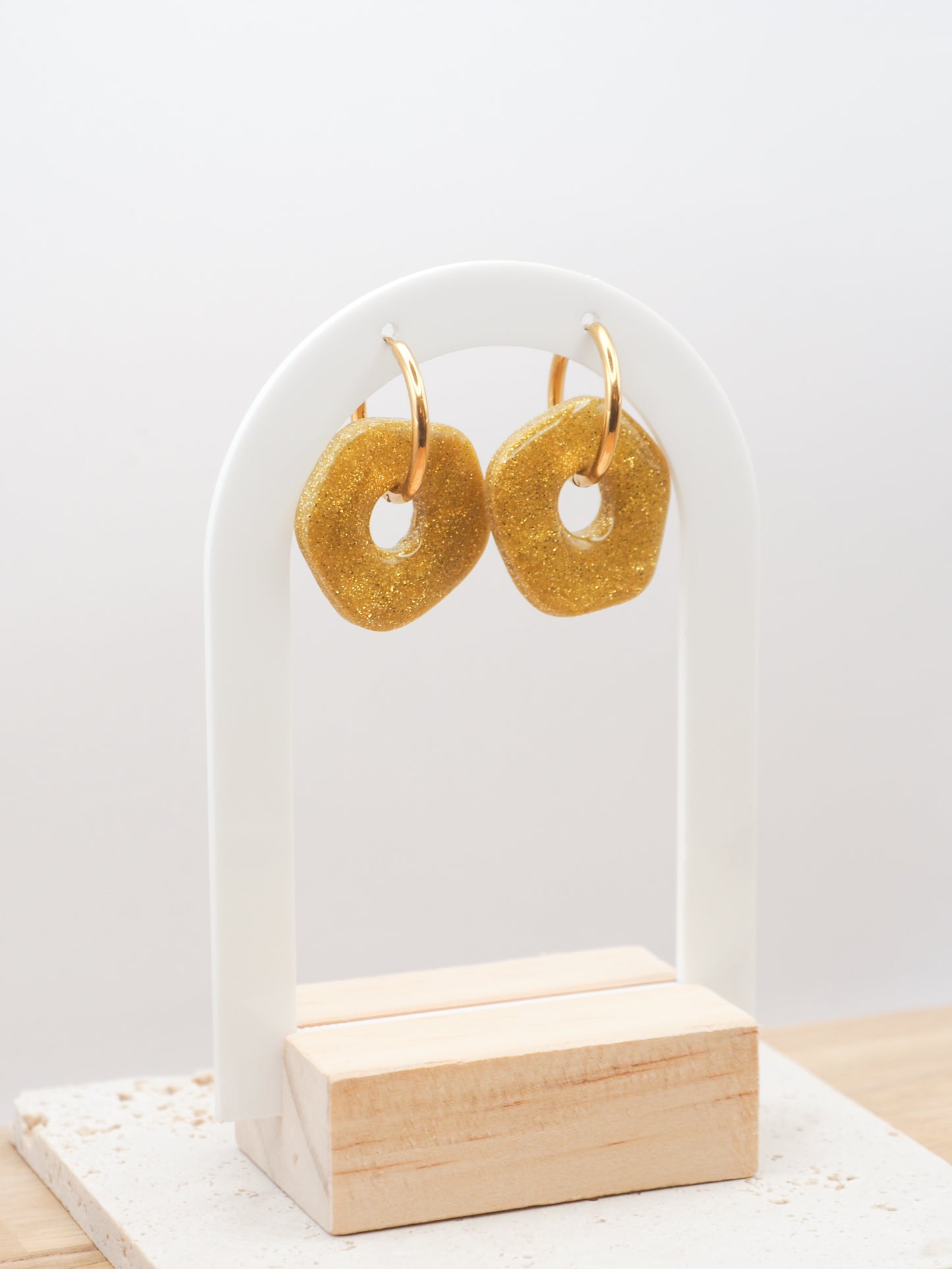 Interchangeable • Marion